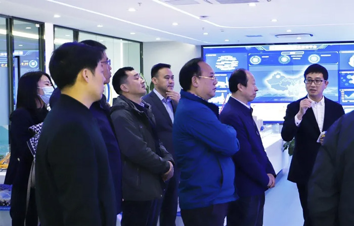 江苏省发改委副主任林康调研开云在线登入中心-开云(中国)发展情况-3.jpg